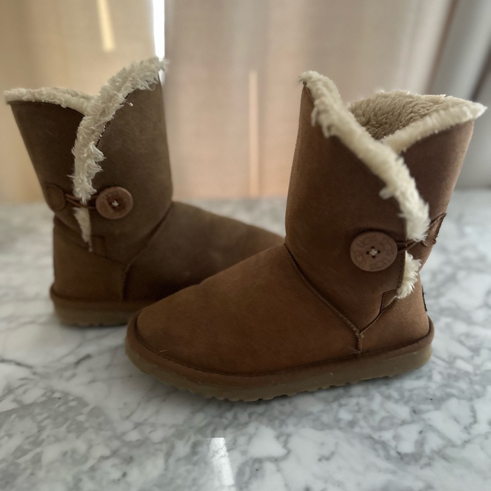 Ugg Bailey Boots Size 6